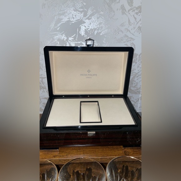 Patek Philippe OEM Brown Wooden Watch Box - Picture 4 of 5